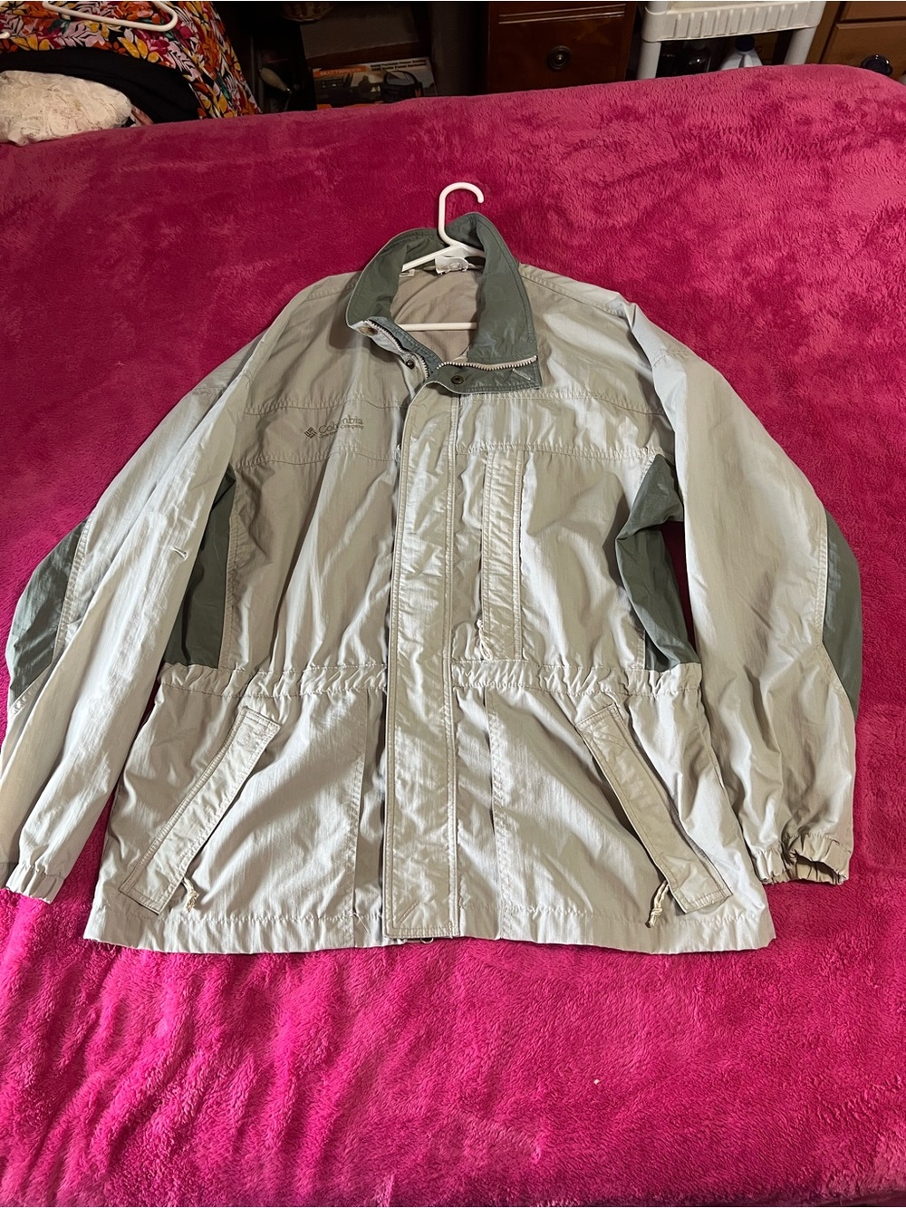 Columbia Men's Light Gray and Olive Windbreaker Jacket
